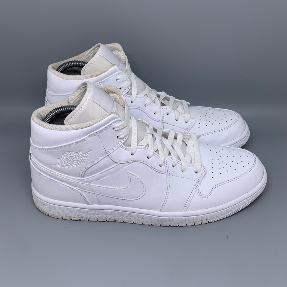 Jordan 1 Mid Triple White Basketball Shoes 554724‑136 Men’s Sz 12 EU 46